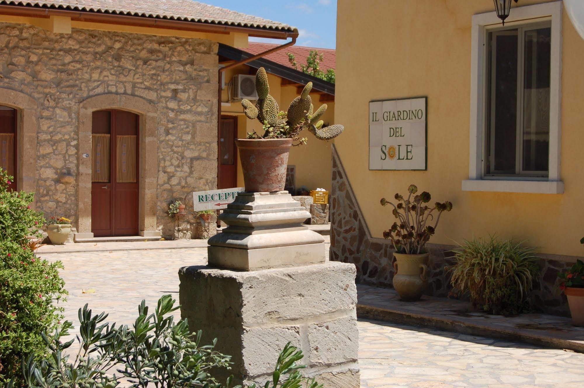 Il Giardino Del Sole Villa Agnone Bagni Kültér fotó